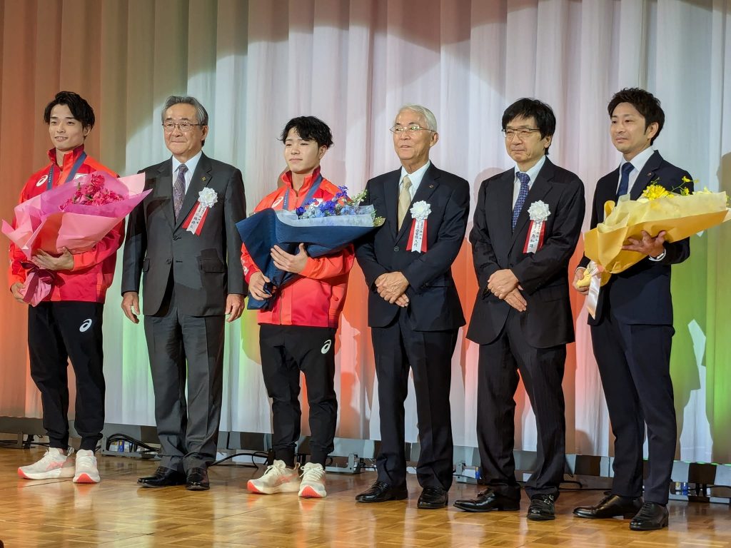 ２．パリ五輪体操競技　徳洲会体操クラブ　杉野正尭主将、岡慎之助選手　 祝賀 宮田修